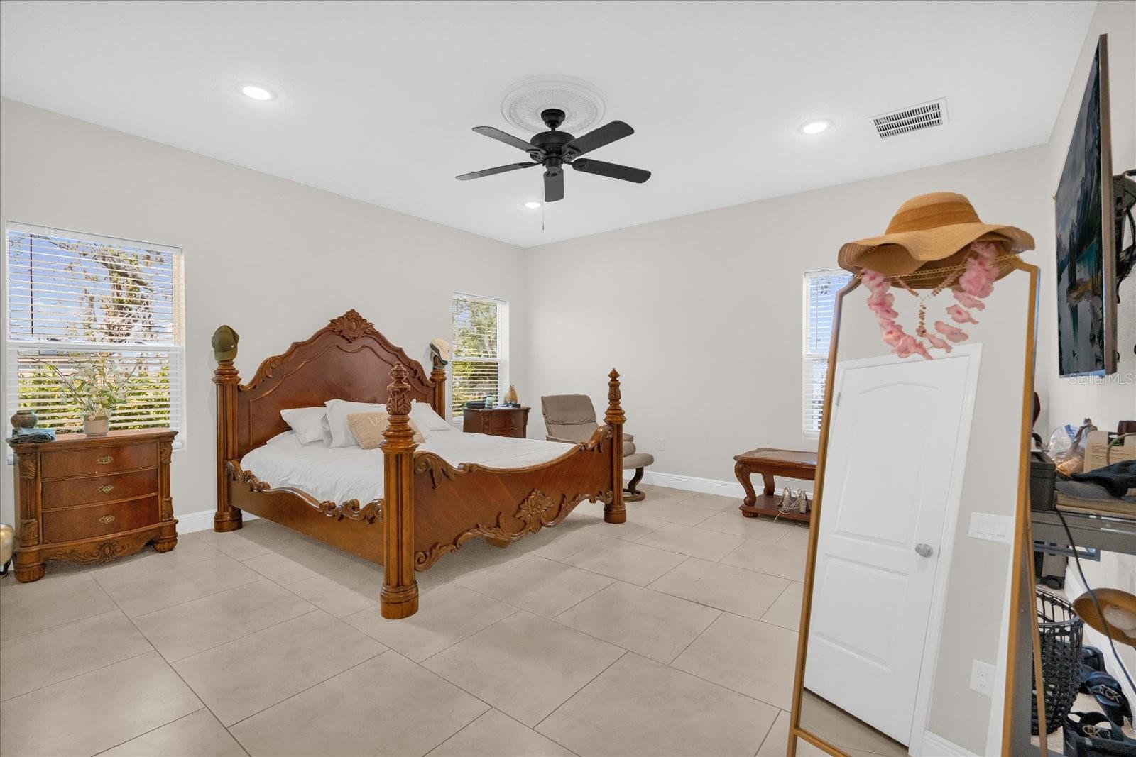 Image 7 of 47 For 705 Lenox Place