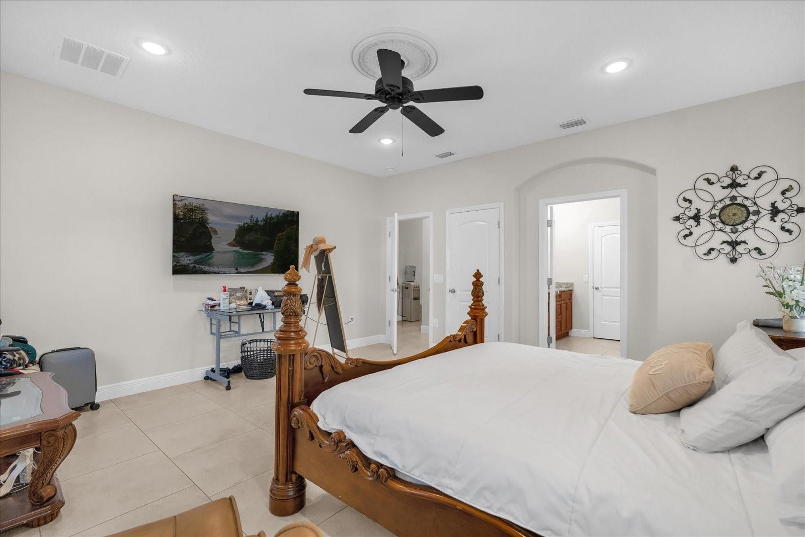 Image 8 of 47 For 705 Lenox Place