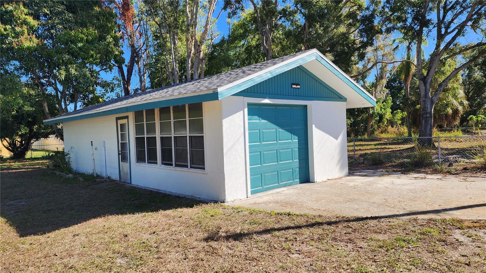 Image 12 of 14 For 2577 Granada Circle W