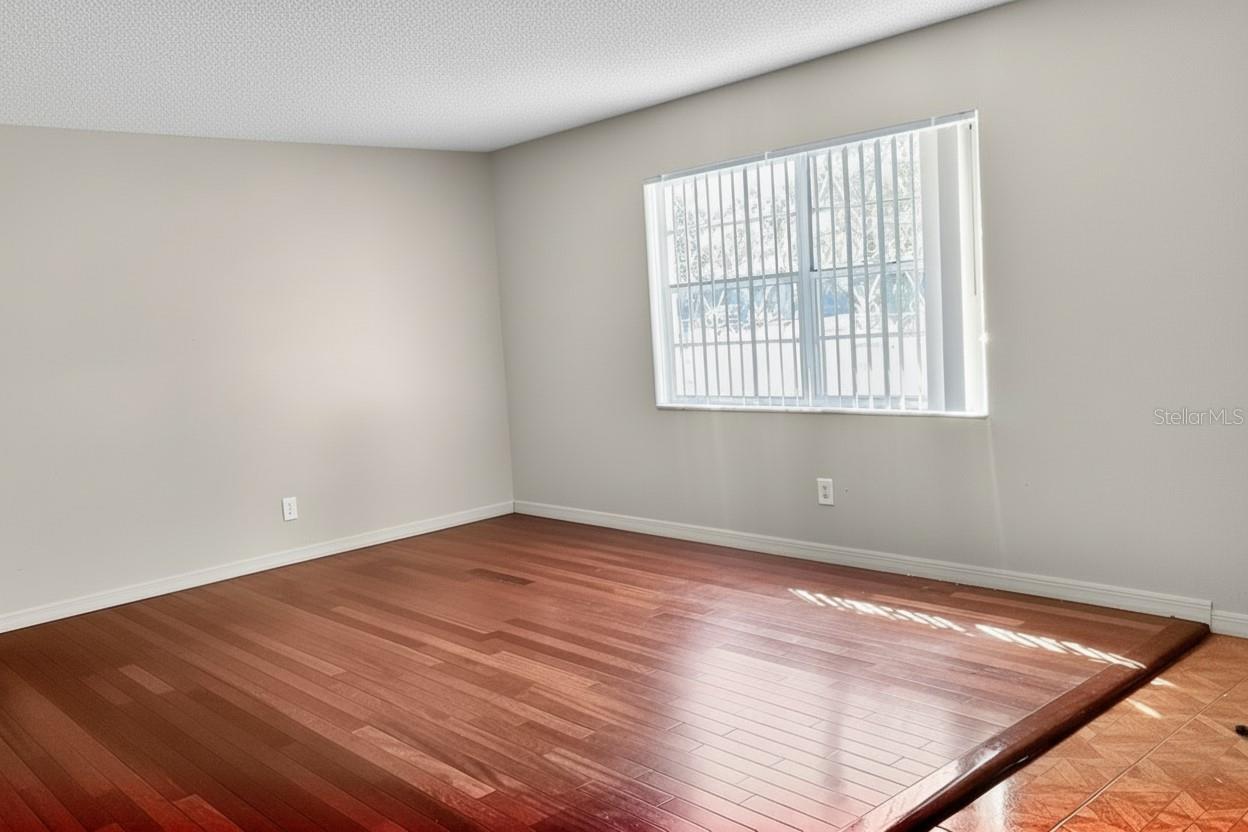 Image 3 of 14 For 2577 Granada Circle W