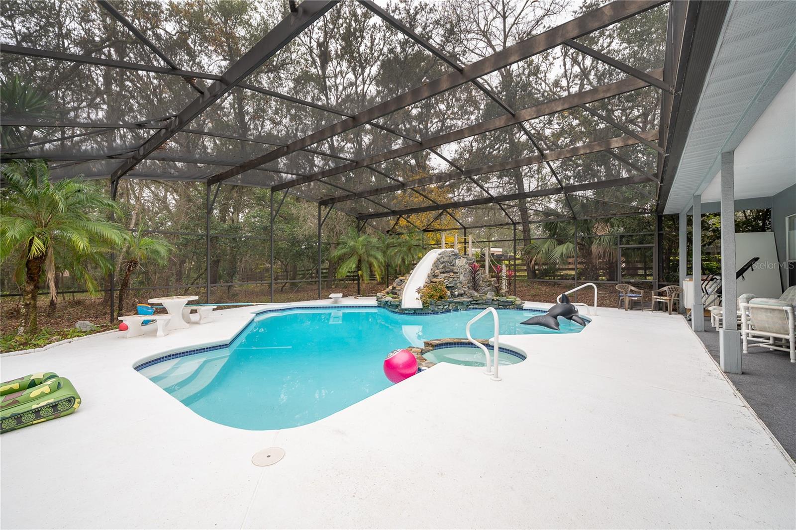 Image 10 of 40 For 125 Trade Winds Road