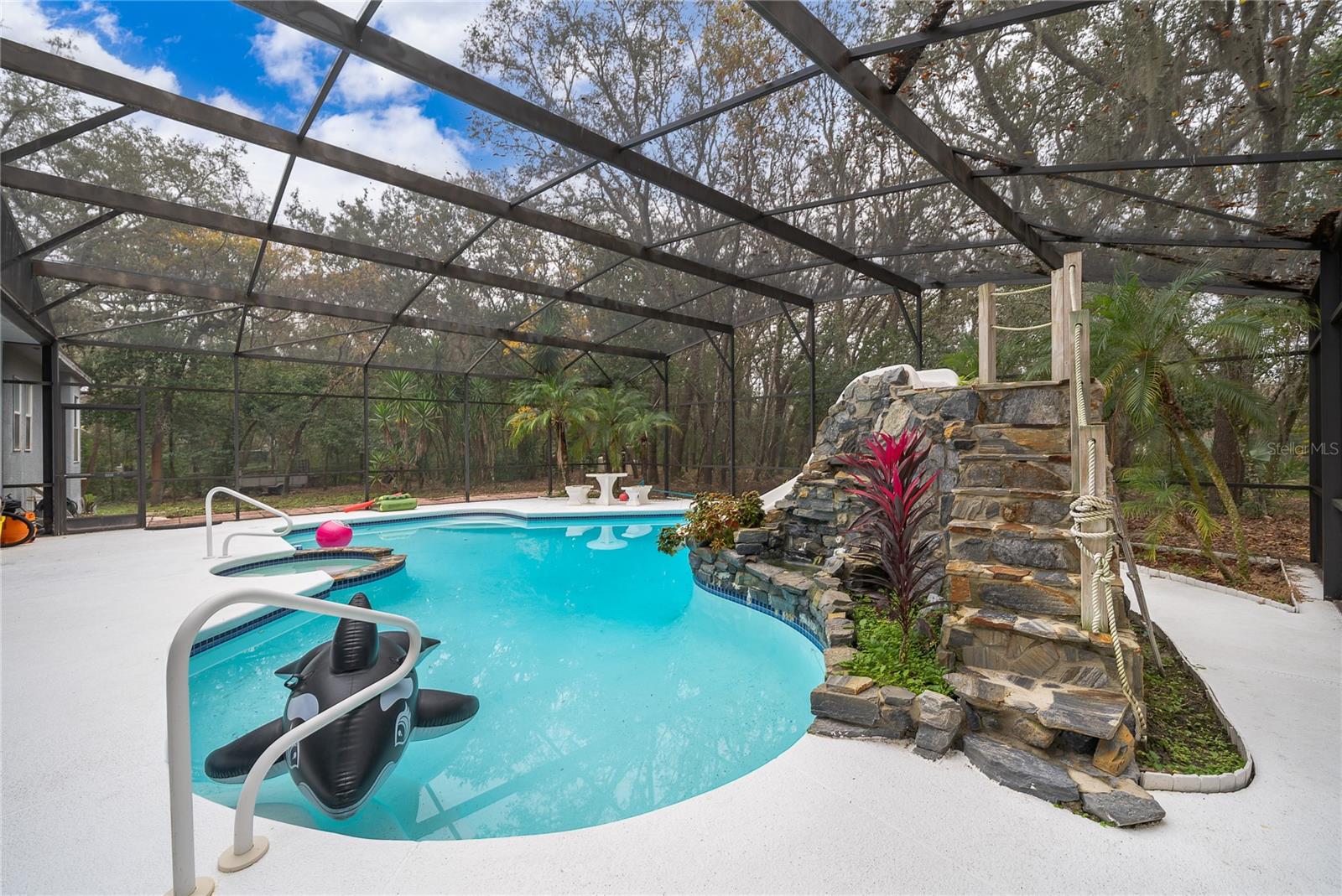 Image 12 of 40 For 125 Trade Winds Road