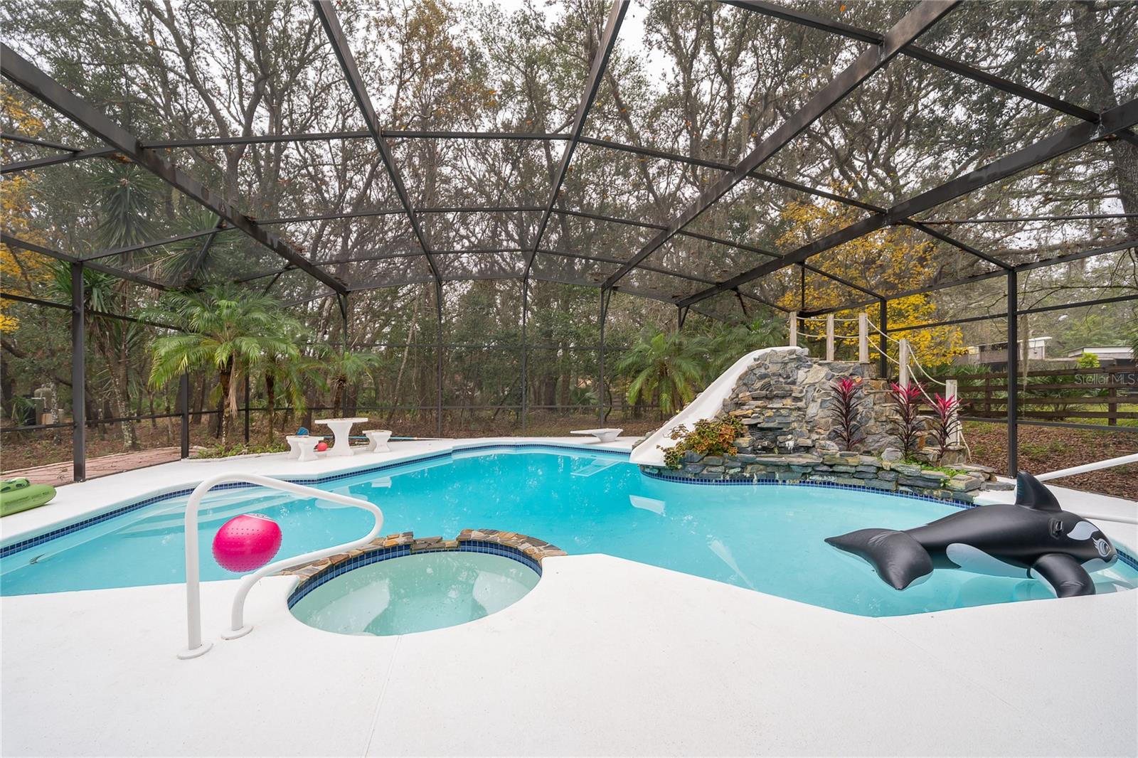 Image 9 of 40 For 125 Trade Winds Road