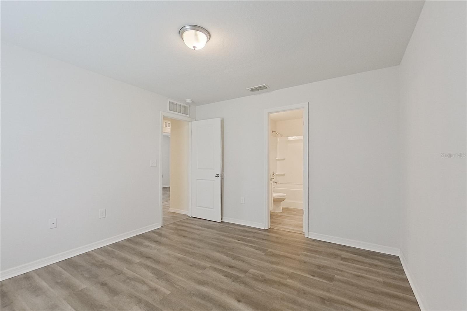 Image 12 of 17 For 27008 Anthony Avenue