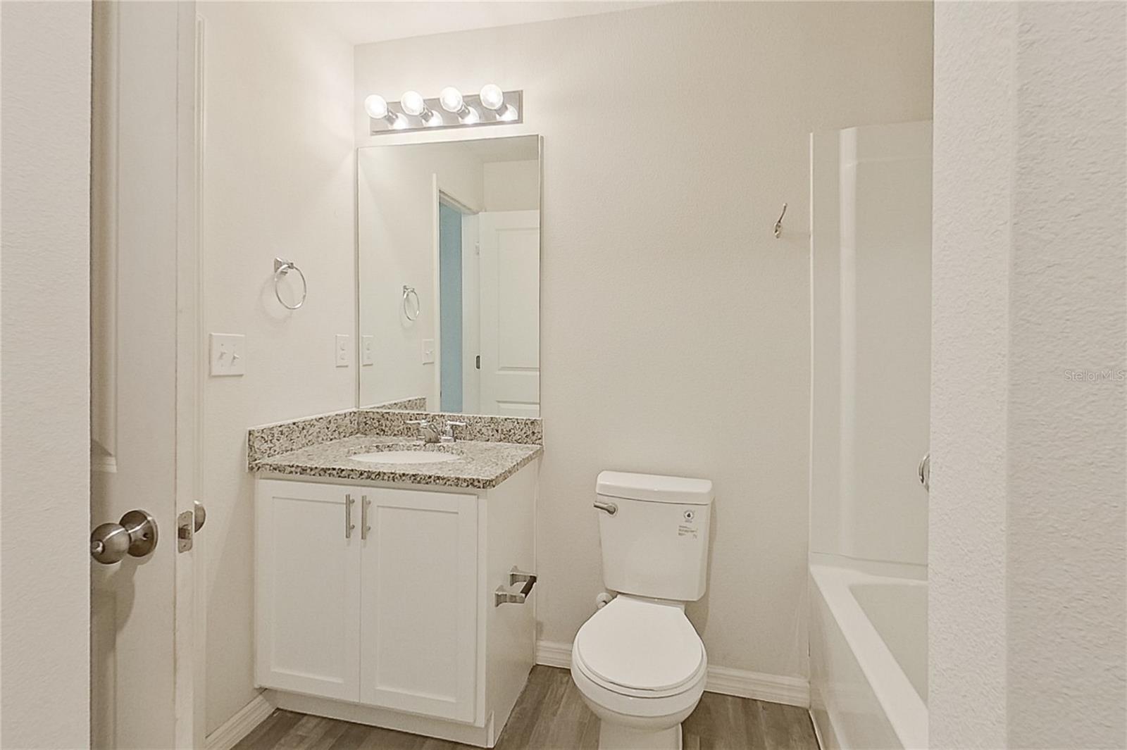 Image 13 of 17 For 27008 Anthony Avenue