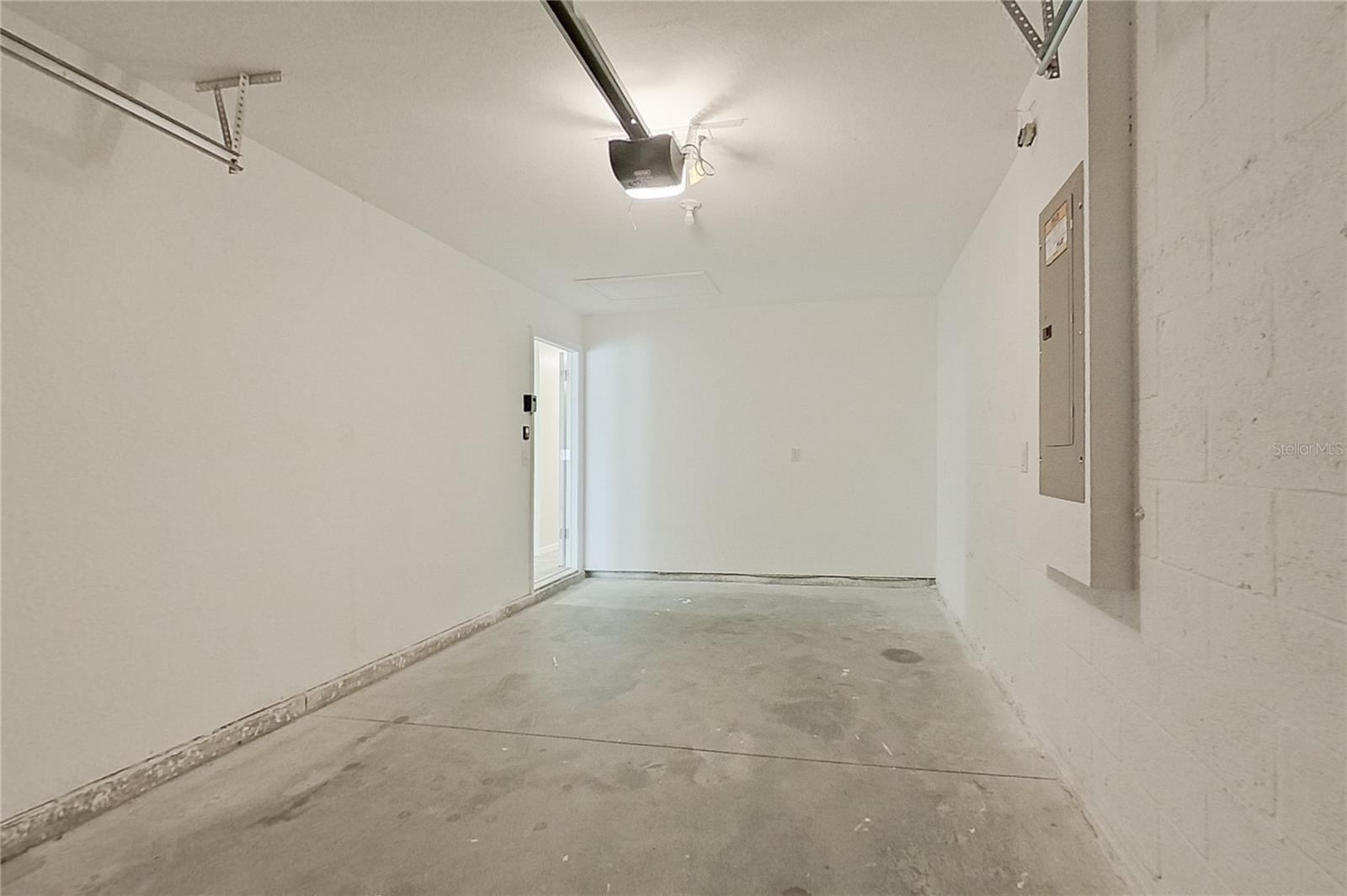 Image 16 of 17 For 27008 Anthony Avenue