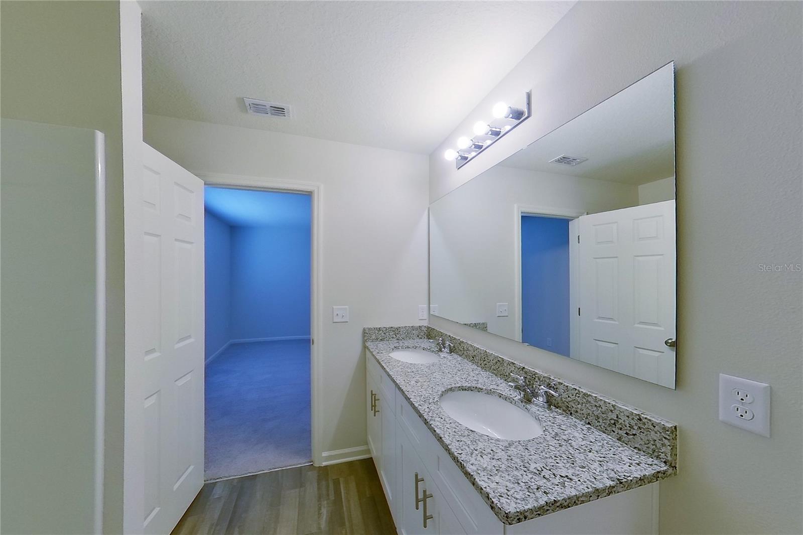 Image 20 of 21 For 1762 Nebraska Loop