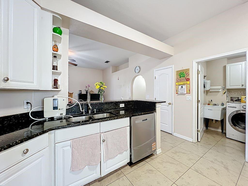 Image 15 of 51 For 2840 Lexington Court