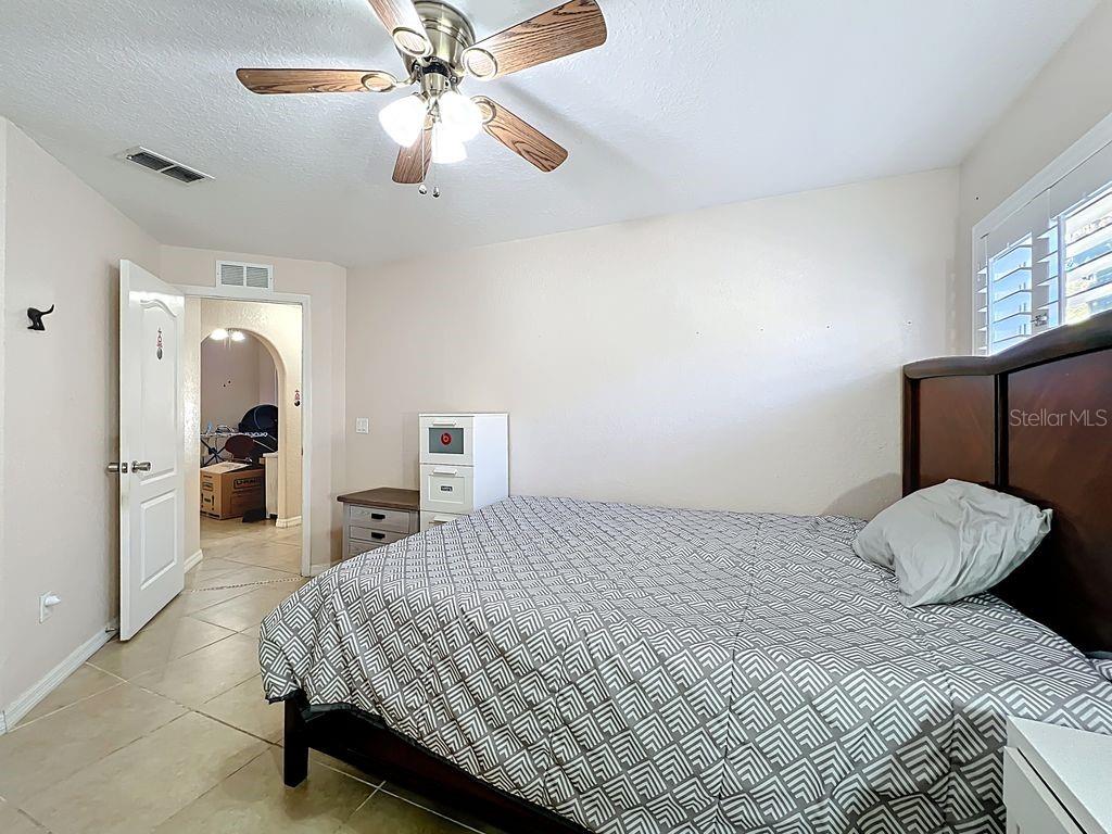 Image 32 of 51 For 2840 Lexington Court