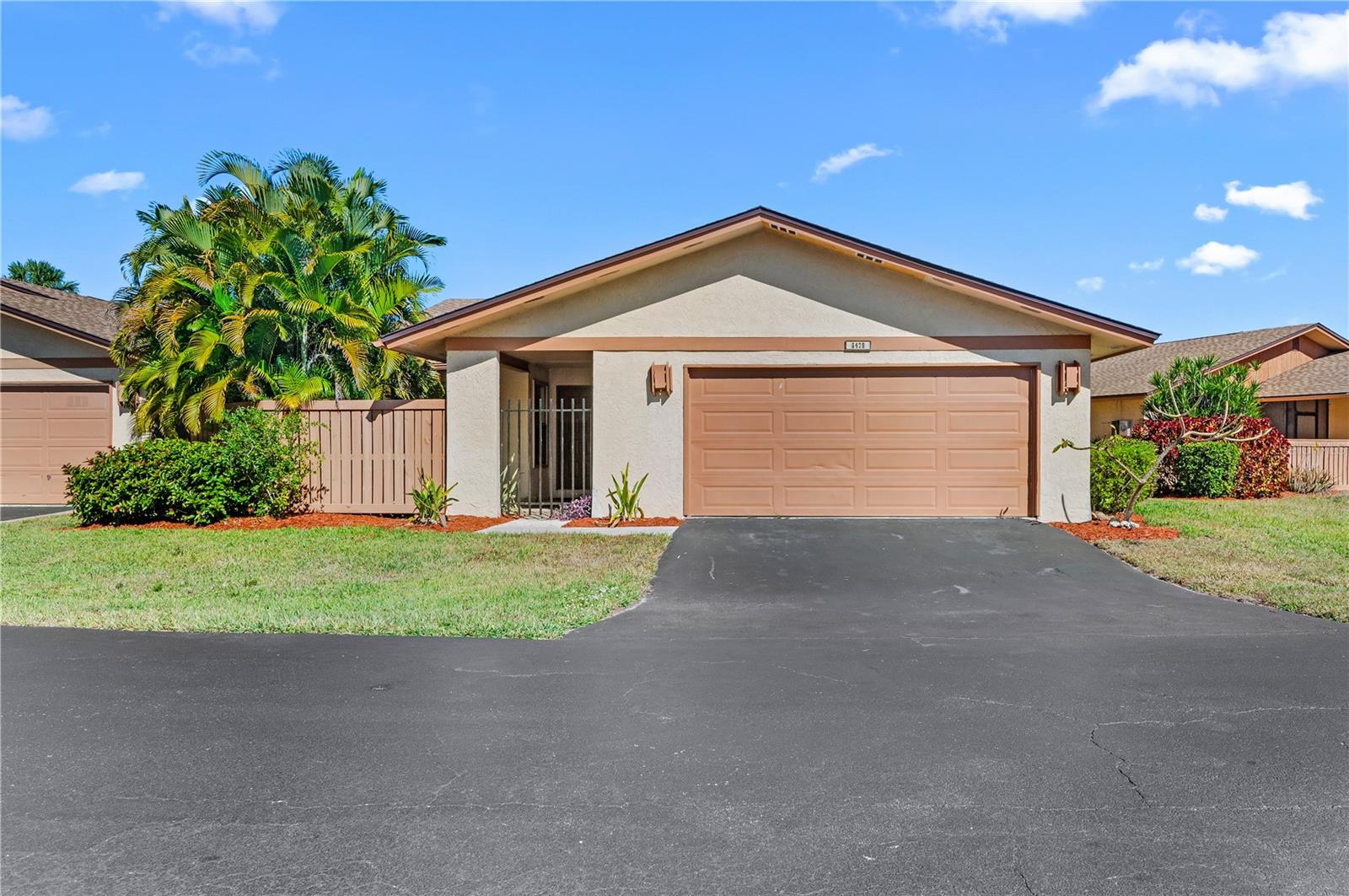 Image 3 of 21 For 6479 Royal Woods Drive