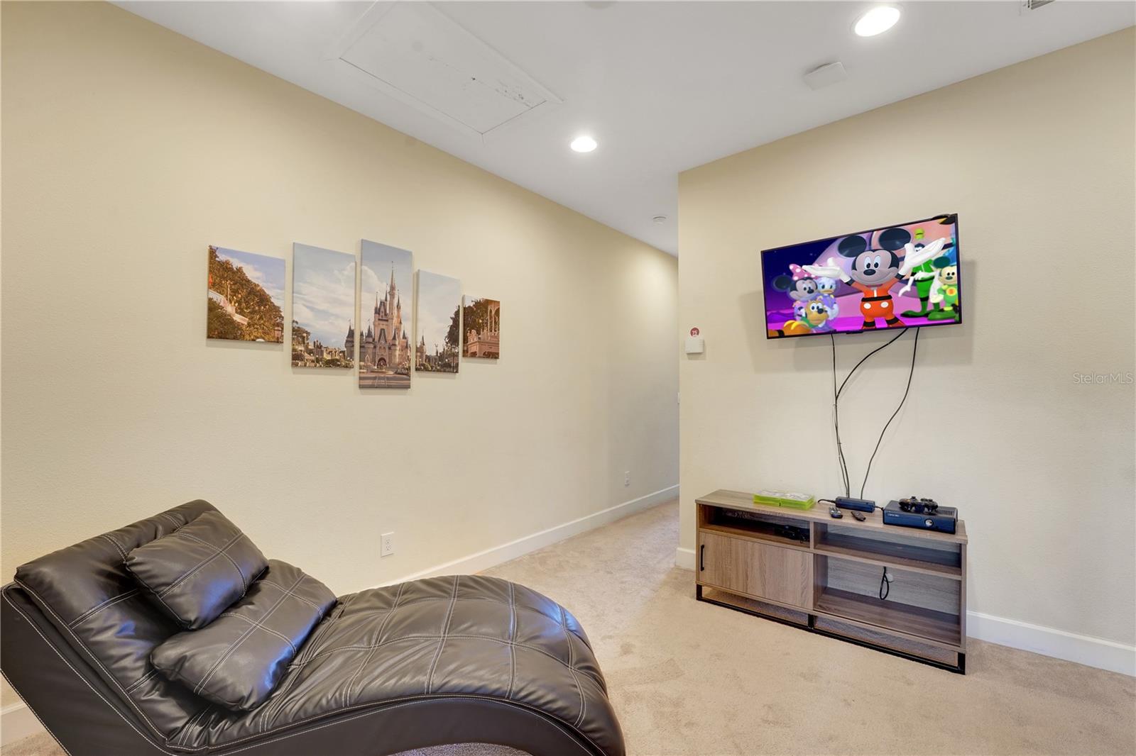 Image 13 of 53 For 341 Captiva Drive