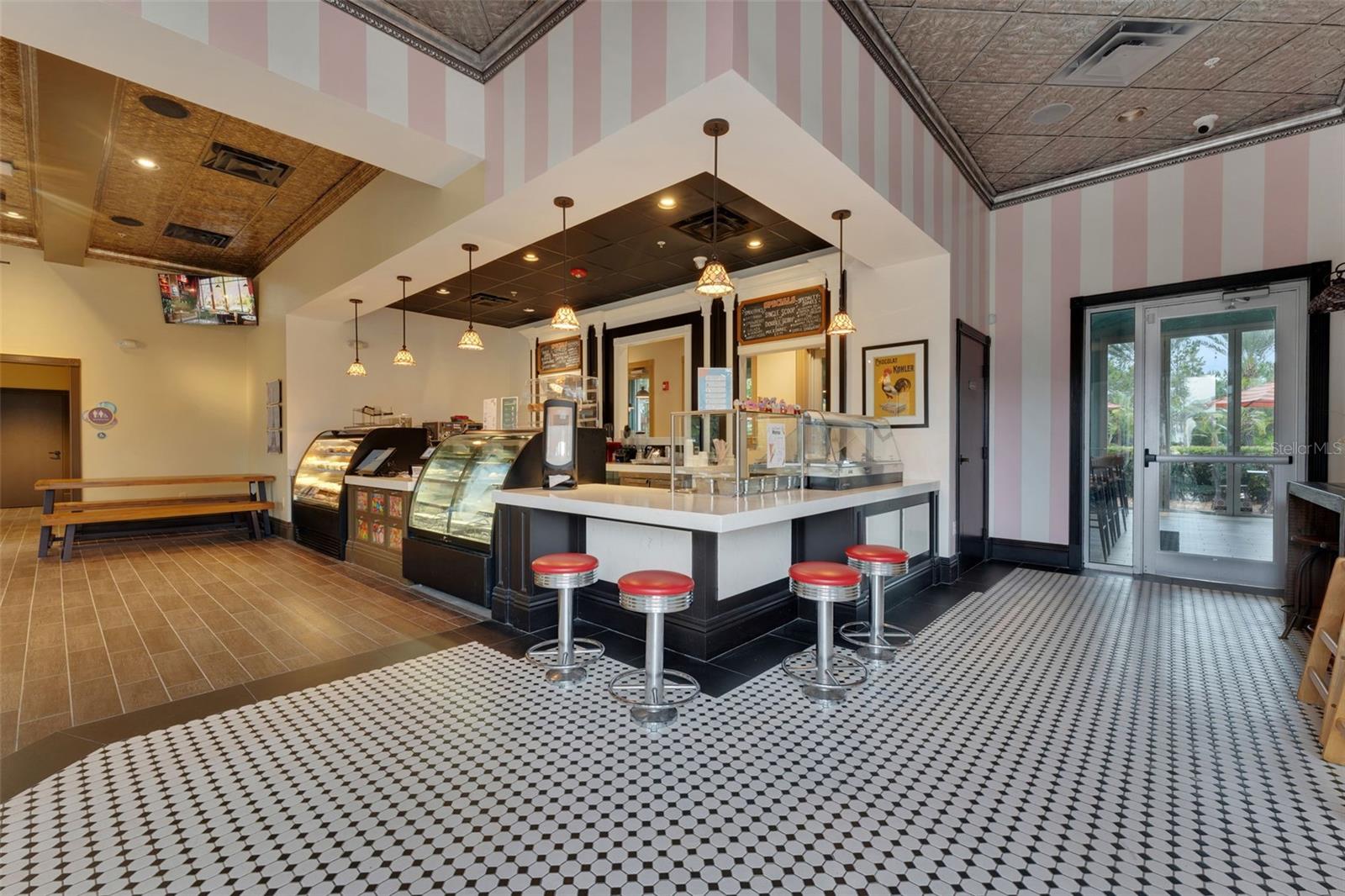 Image 29 of 53 For 341 Captiva Drive