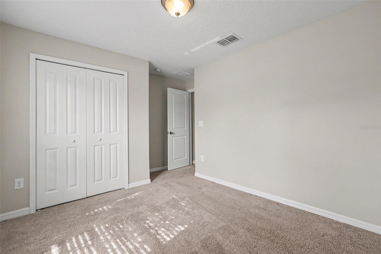 Image 16 of 20 For 327 Cascade Bend Drive