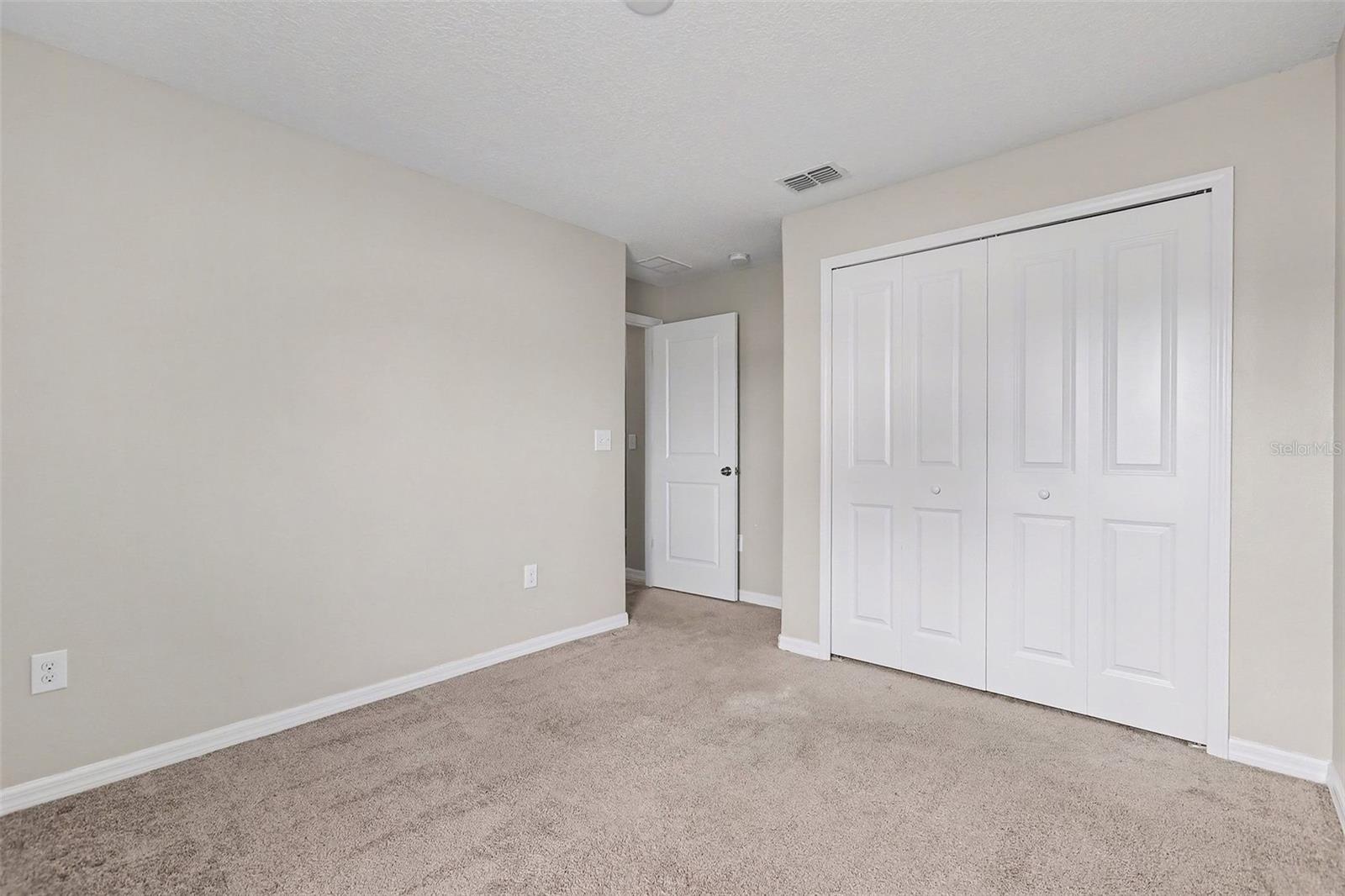 Image 18 of 20 For 327 Cascade Bend Drive