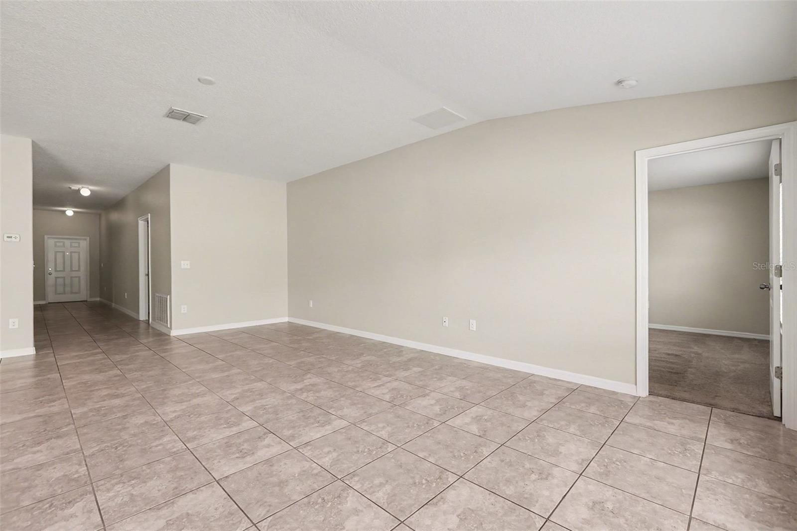 Image 3 of 20 For 327 Cascade Bend Drive