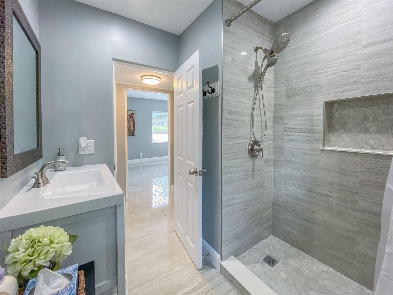 Image 6 of 7 For 1347 East Avenue