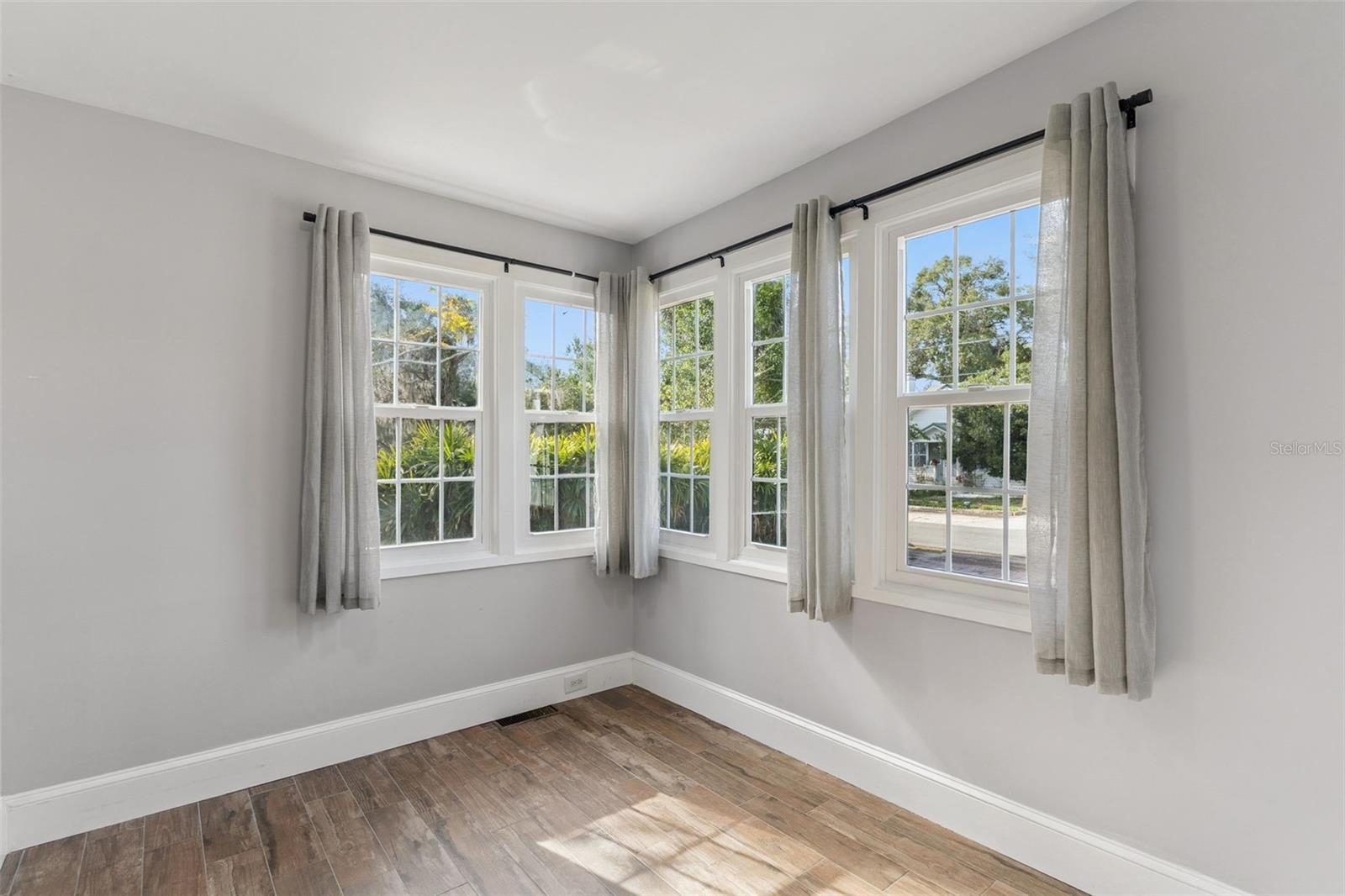 Image 10 of 49 For 431 Sans Souci Avenue