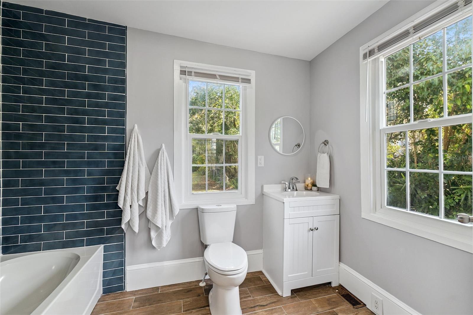 Image 11 of 49 For 431 Sans Souci Avenue