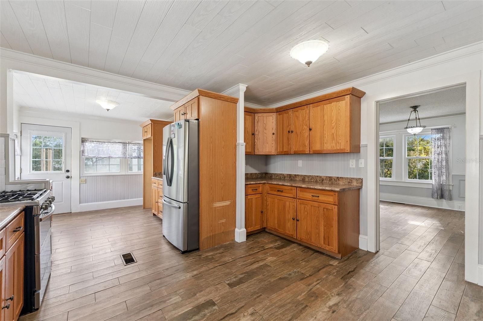 Image 16 of 49 For 431 Sans Souci Avenue