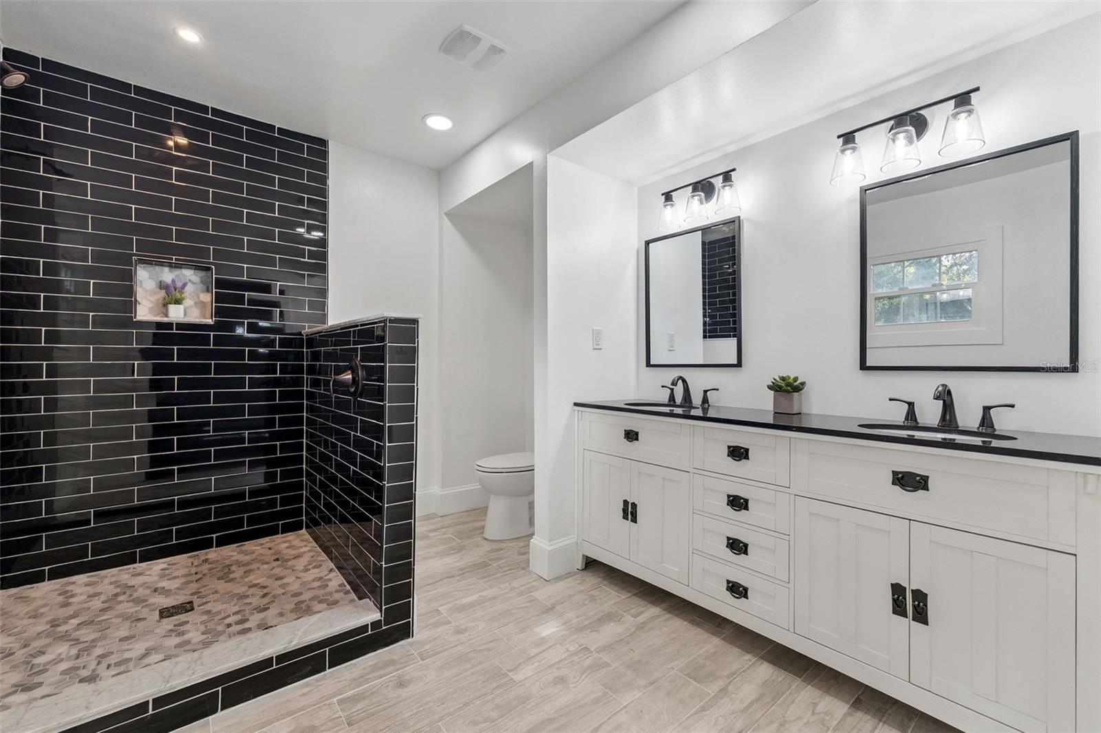 Image 22 of 49 For 431 Sans Souci Avenue