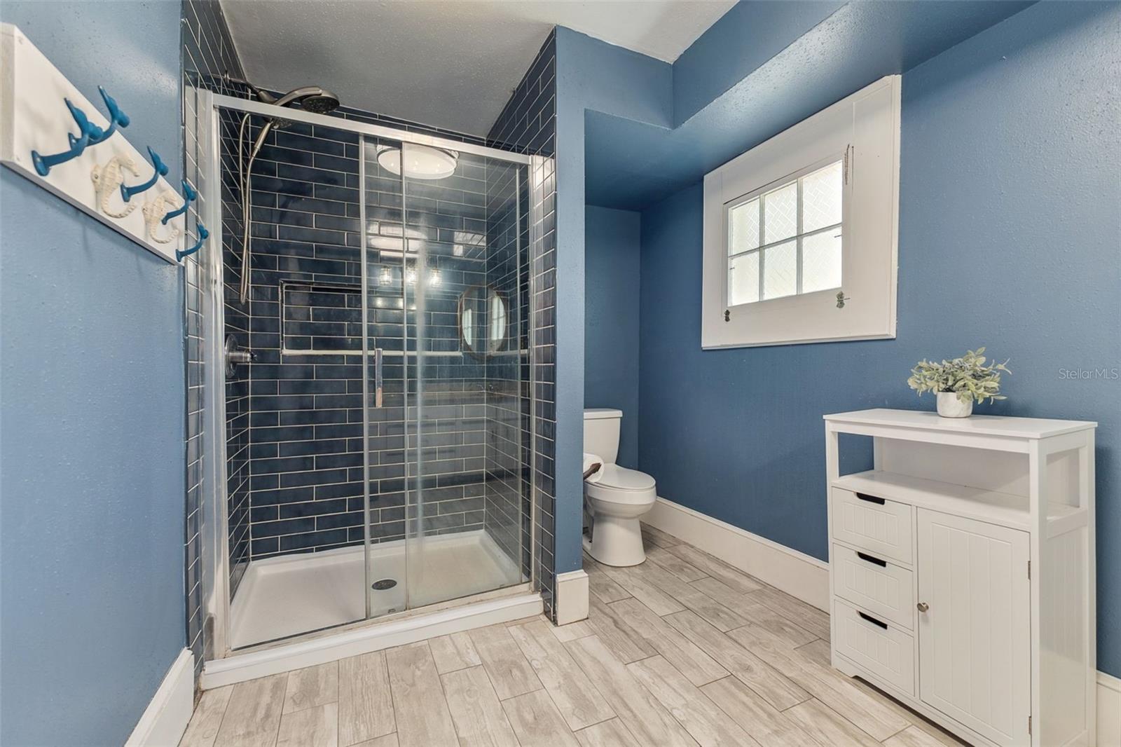 Image 25 of 49 For 431 Sans Souci Avenue