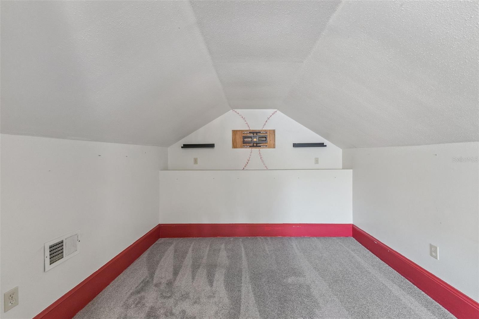 Image 32 of 49 For 431 Sans Souci Avenue