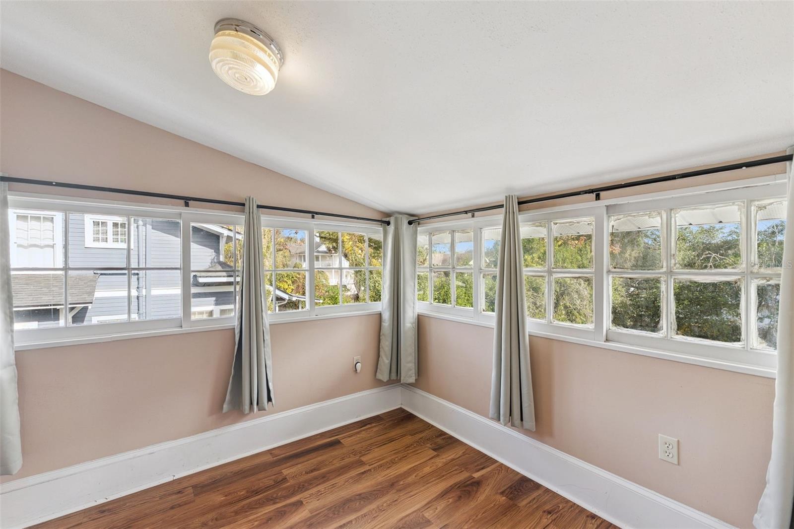 Image 37 of 49 For 431 Sans Souci Avenue