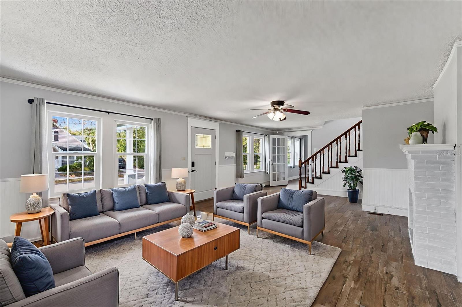 Image 4 of 49 For 431 Sans Souci Avenue