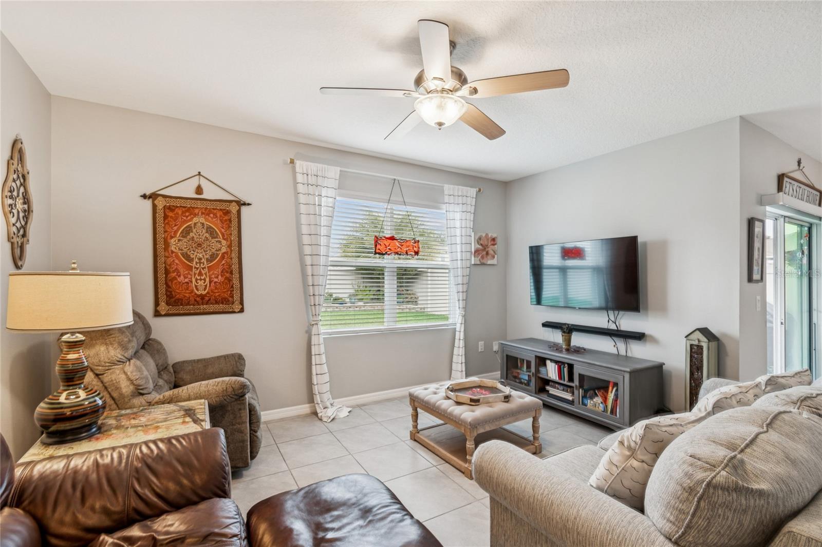 Image 18 of 81 For 2055 White Pelican Terrace