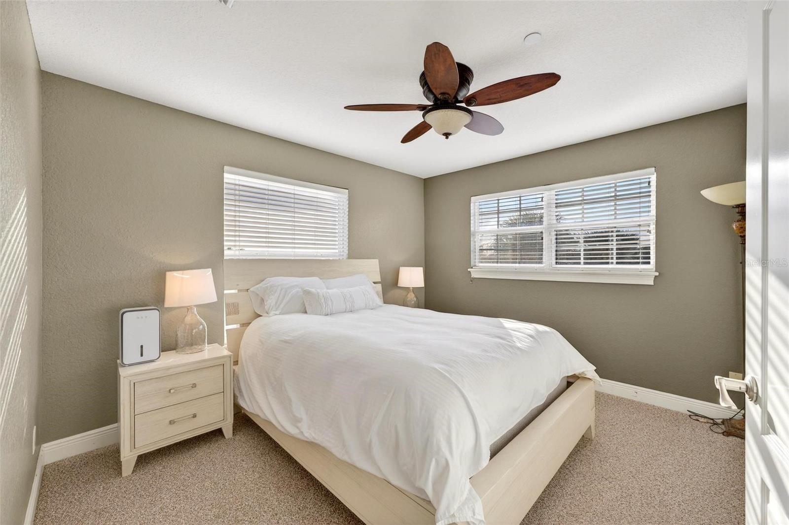 Image 19 of 40 For 20106 Sunset Landing Avenue