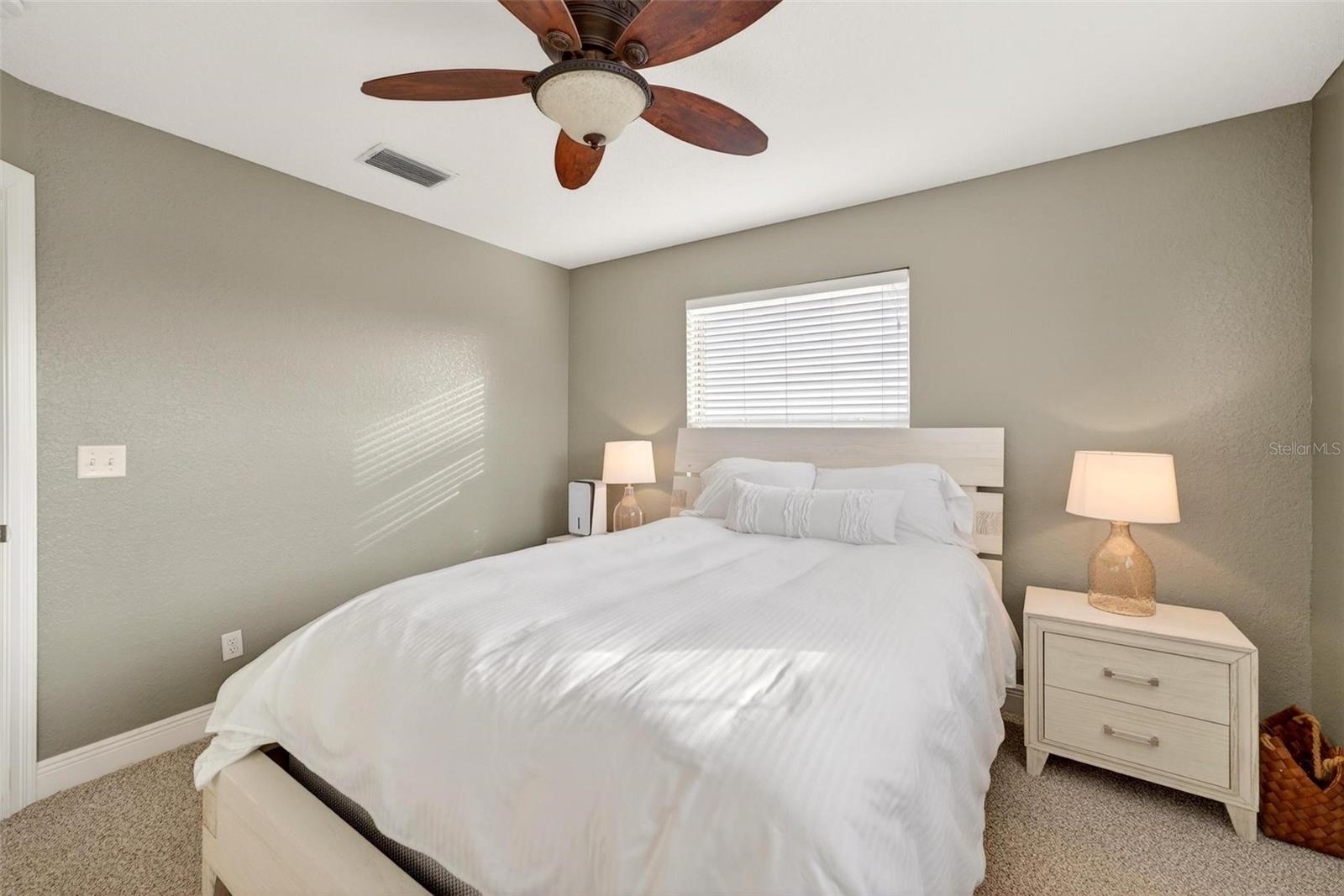 Image 21 of 40 For 20106 Sunset Landing Avenue