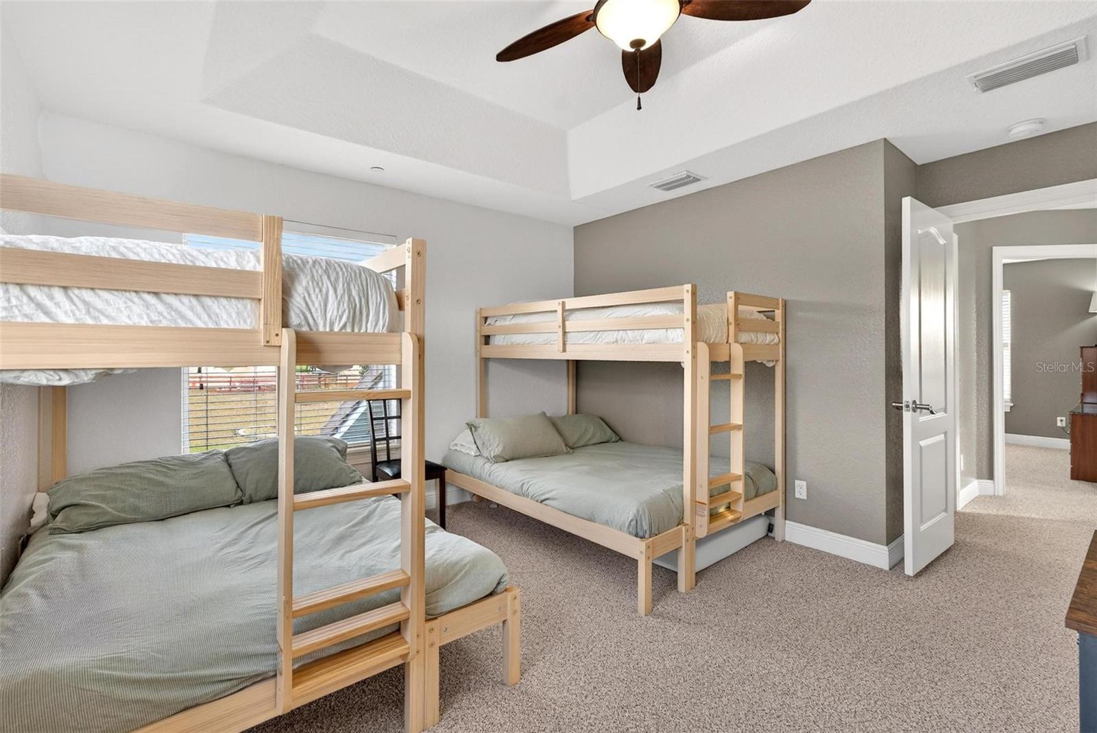 Image 25 of 40 For 20106 Sunset Landing Avenue