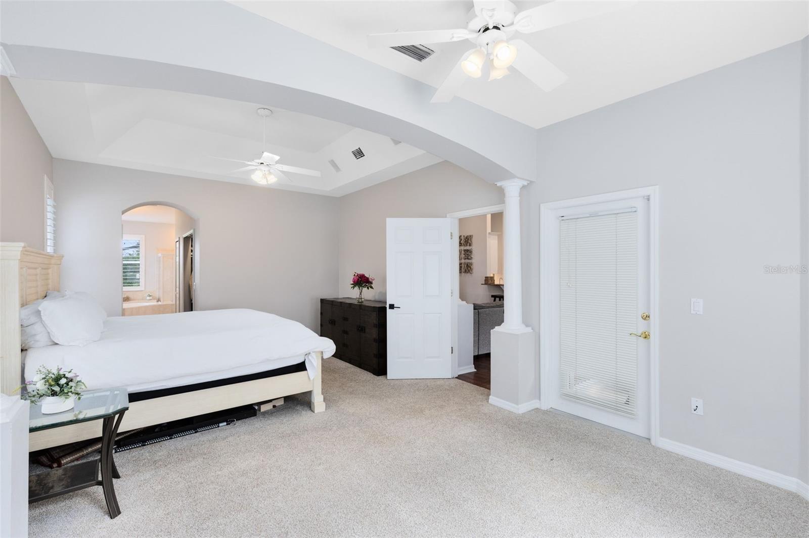 Image 17 of 51 For 106 Thunberg Cove