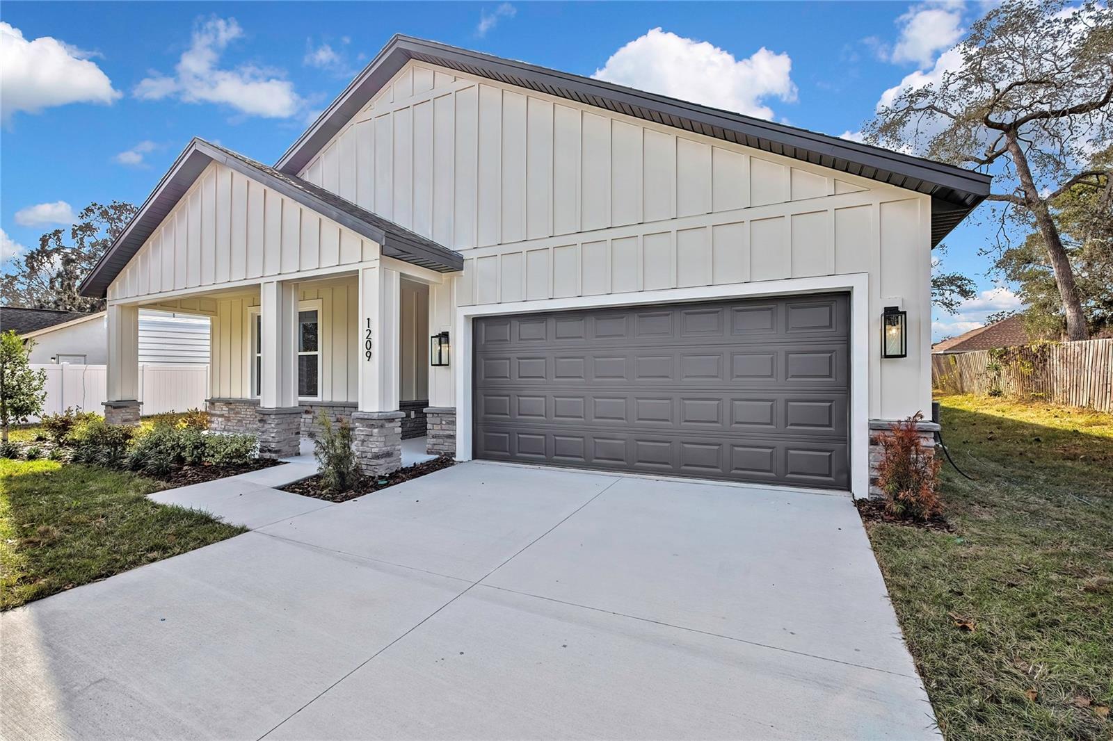 Image 2 of 49 For 1209 Bardahl Avenue