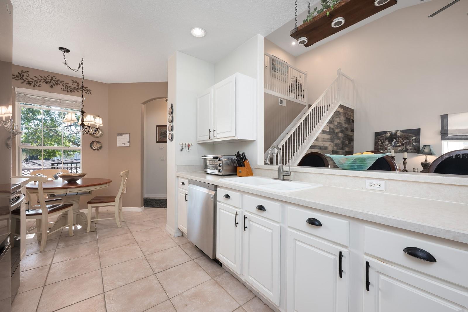 Image 12 of 32 For 700 Seabrook Court 201