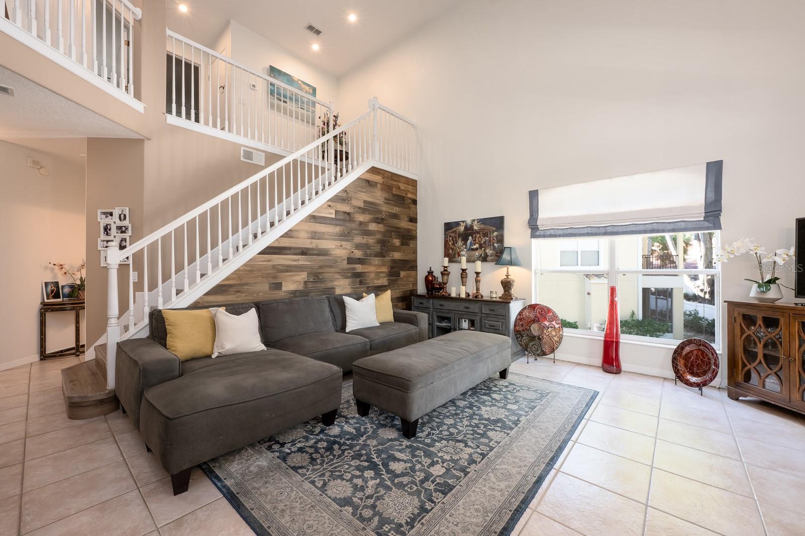 Image 5 of 32 For 700 Seabrook Court 201