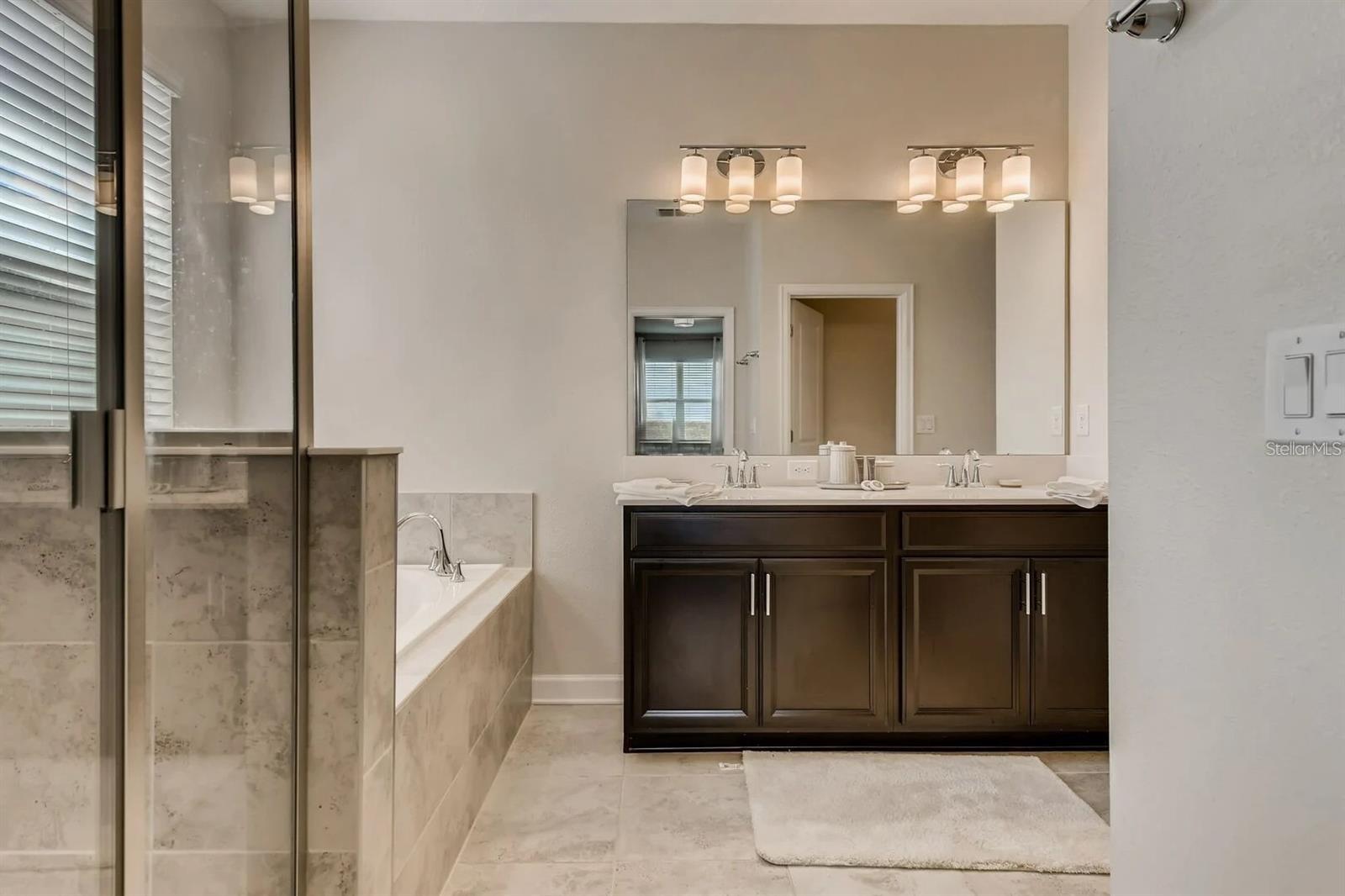 Image 20 of 32 For 545 Ocean Course Avenue 545