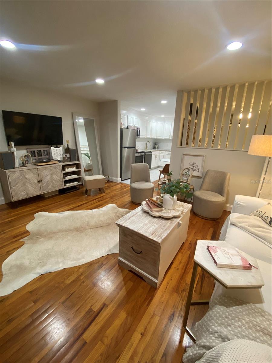 Image 13 of 36 For 320 Lakeview Street 222