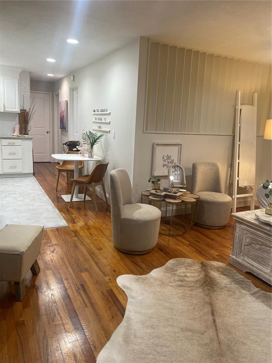 Image 19 of 36 For 320 Lakeview Street 222