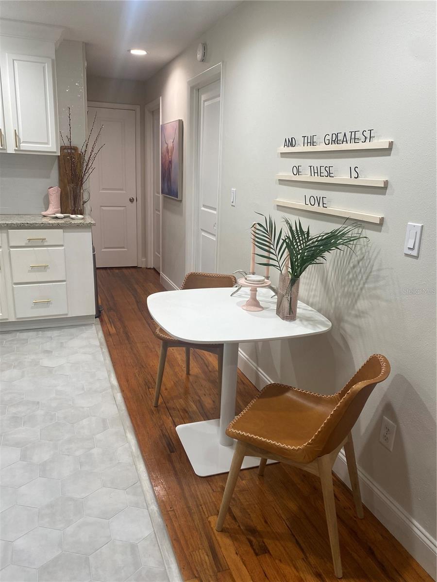 Image 24 of 36 For 320 Lakeview Street 222