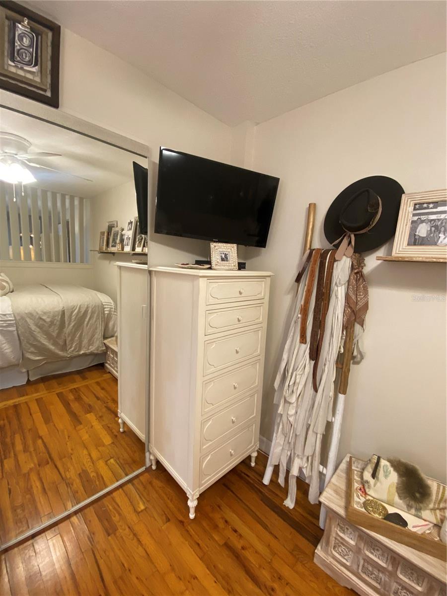 Image 30 of 36 For 320 Lakeview Street 222