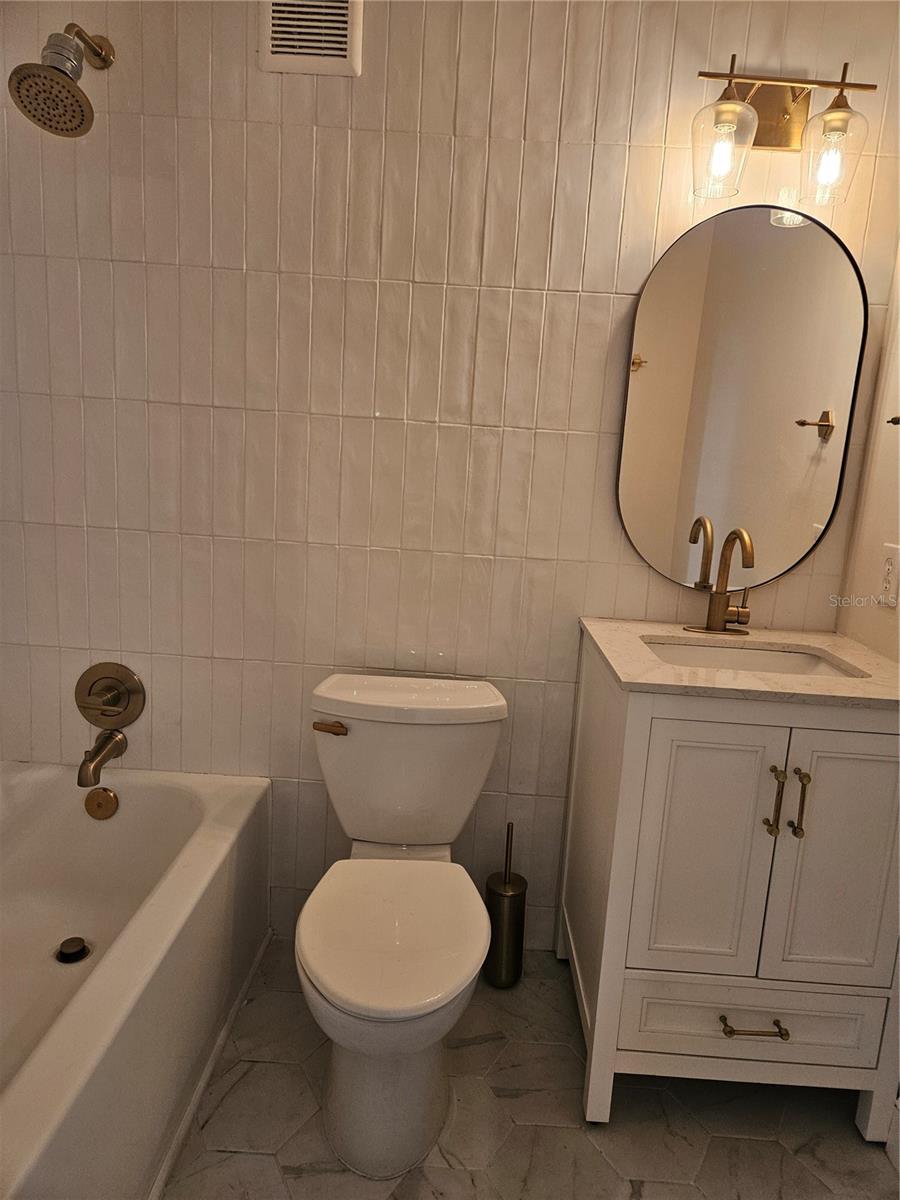 Image 31 of 36 For 320 Lakeview Street 222