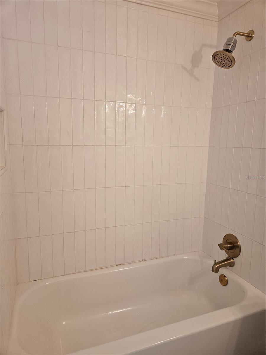 Image 33 of 36 For 320 Lakeview Street 222