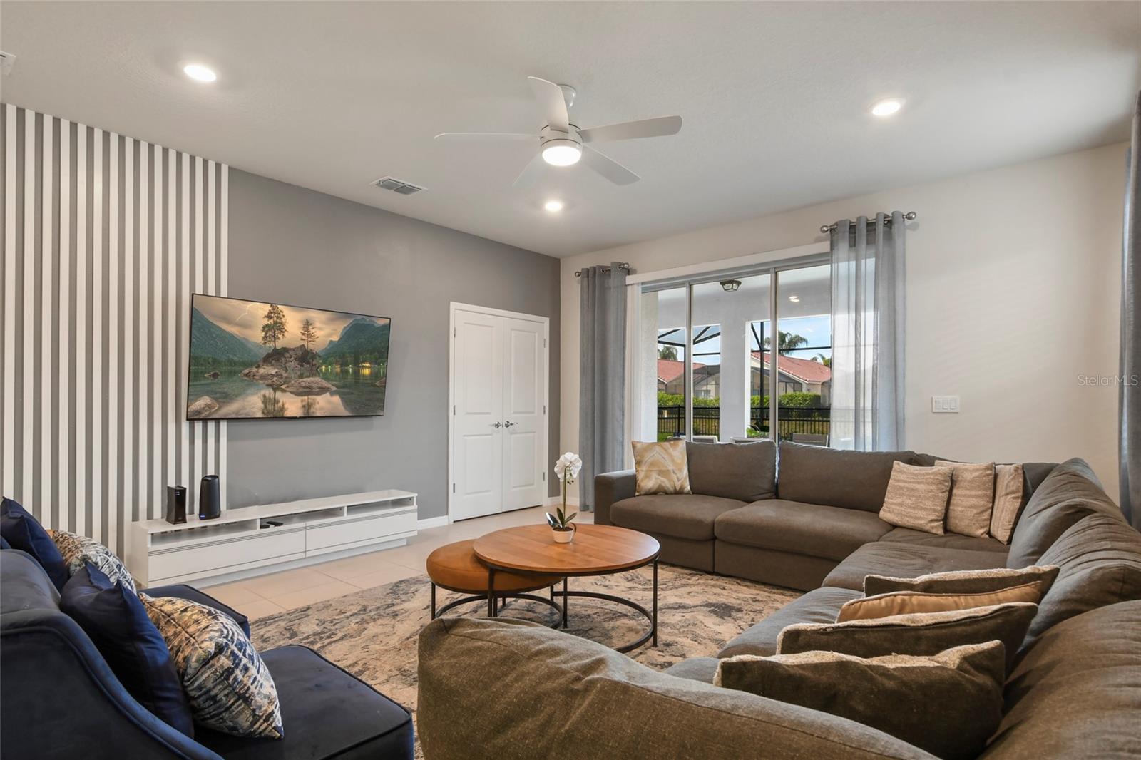 Image 14 of 72 For 4045 Lana Avenue