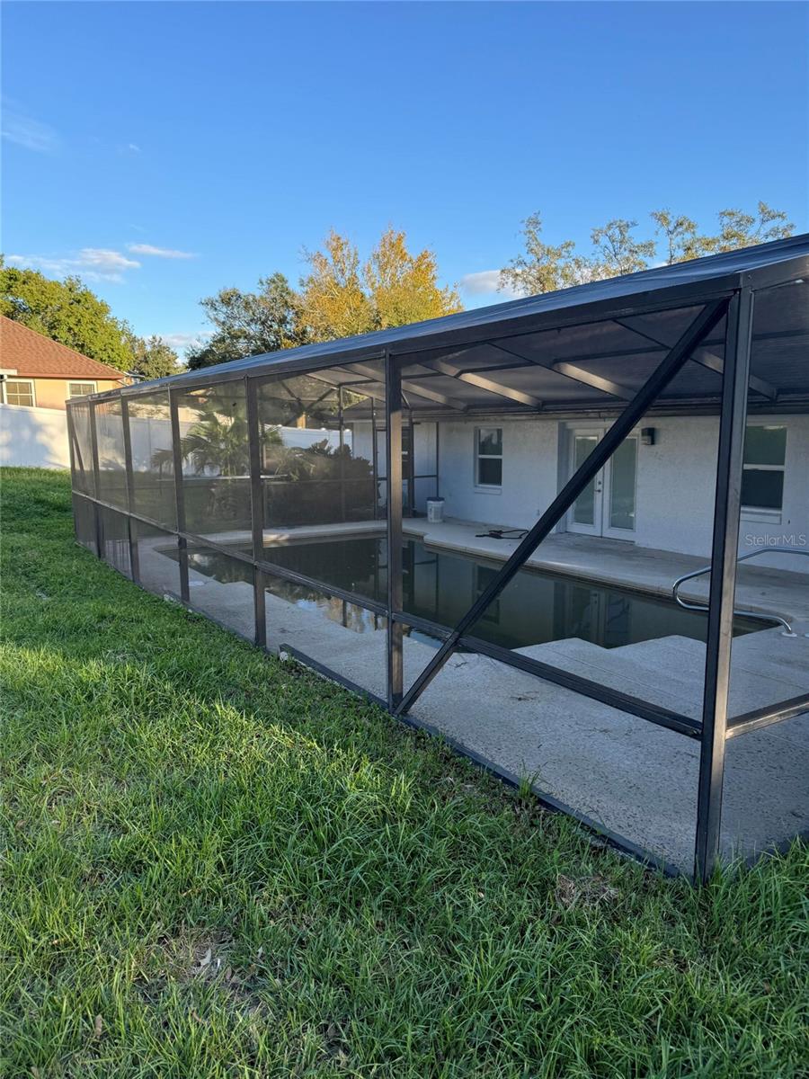 Image 4 of 8 For 10545 Parkway Drive