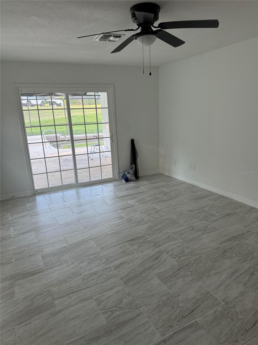 Image 6 of 8 For 10545 Parkway Drive