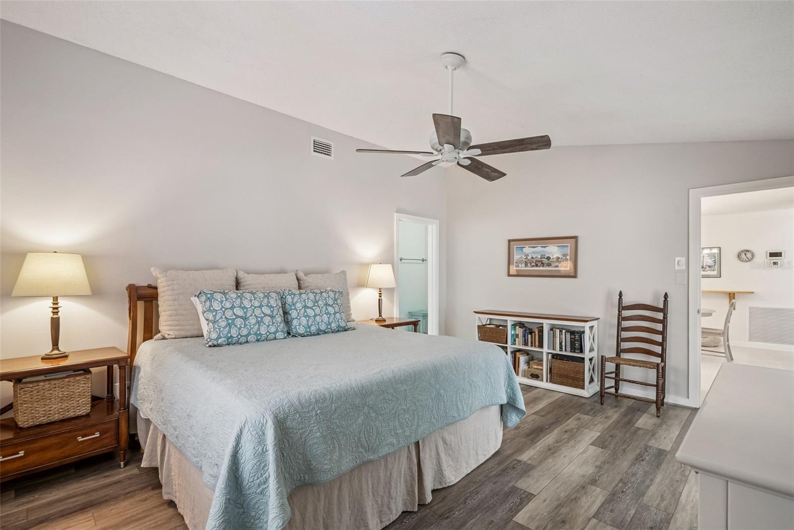 Image 11 of 64 For 253 Donegal Court