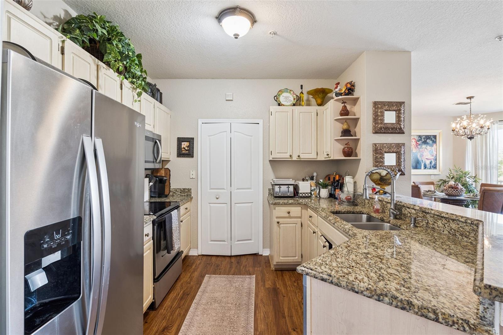 Image 11 of 32 For 1325 Lake Shadow Circle 12202