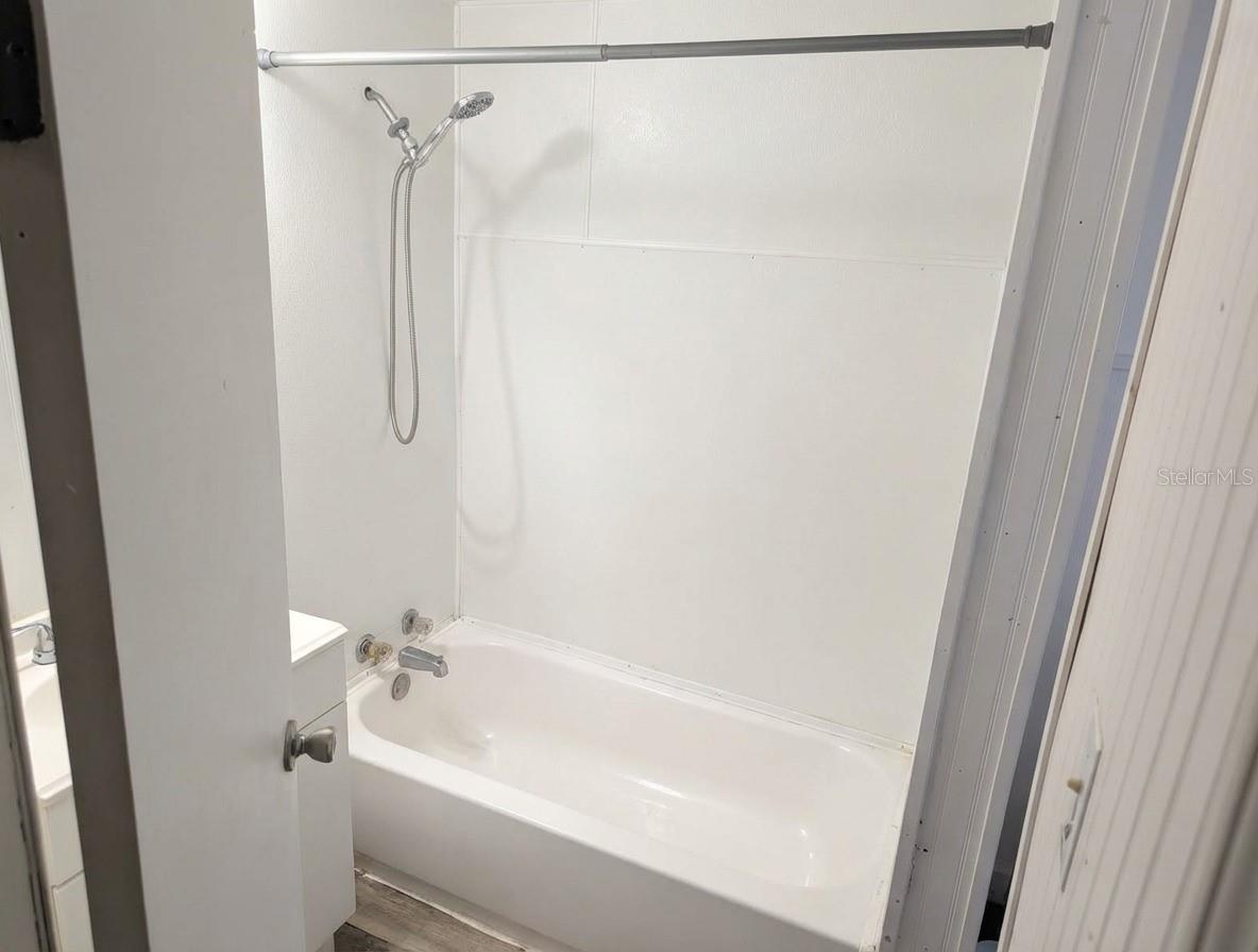 Image 7 of 10 For 829 Grand Avenue