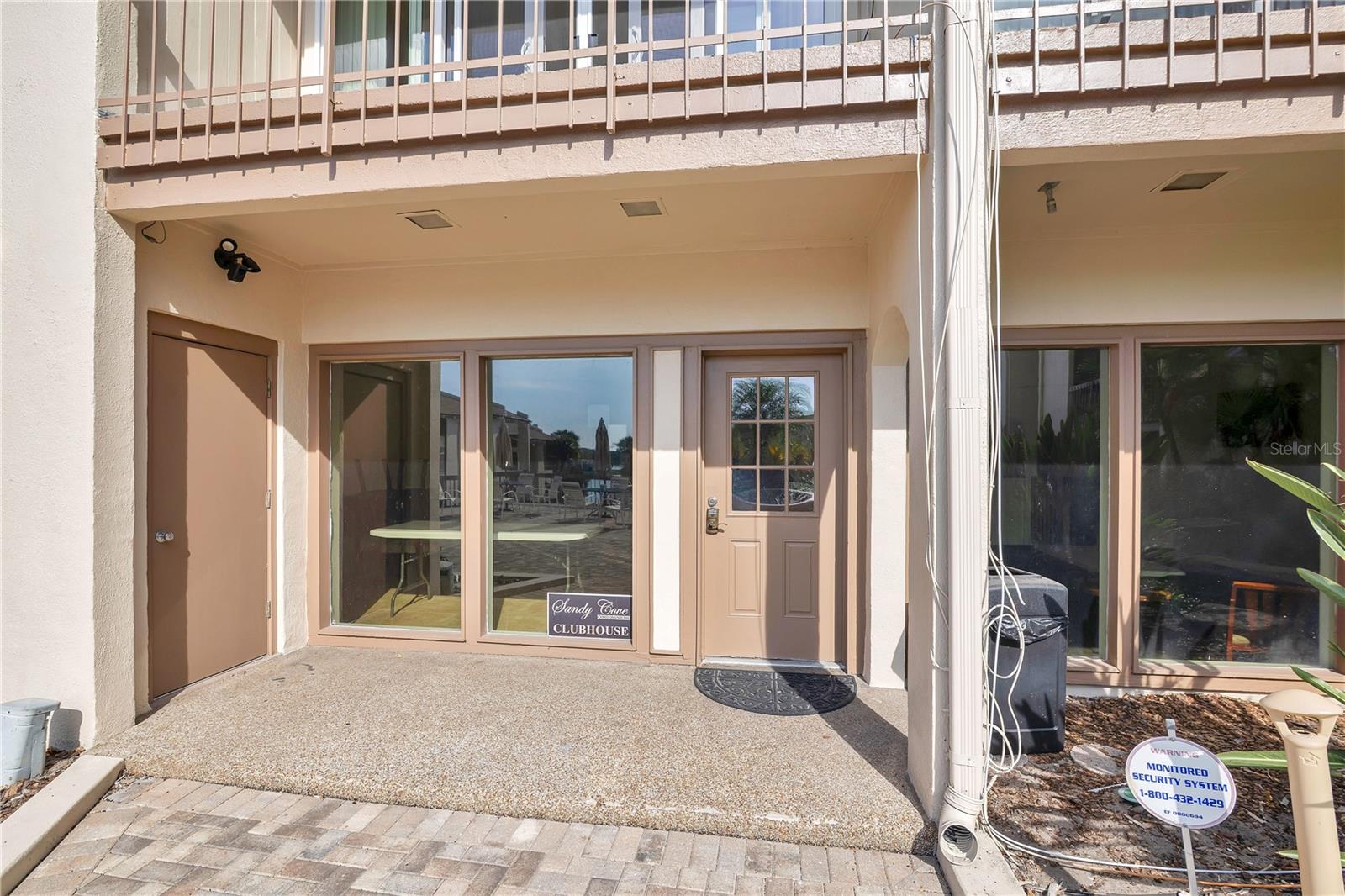 Image 18 of 32 For 568 Orange Drive 50